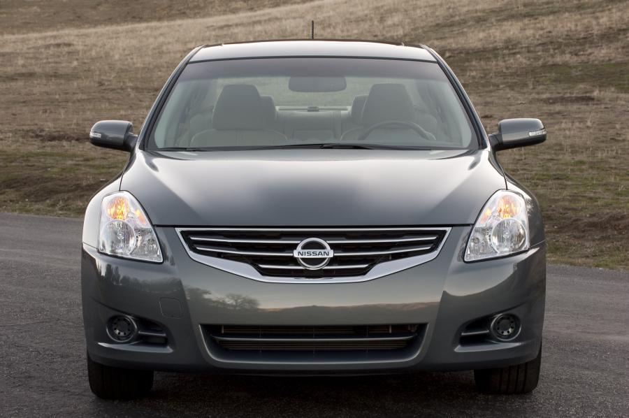  Nissan Altima Hybrid 2010 года  (фото 37 из 48)